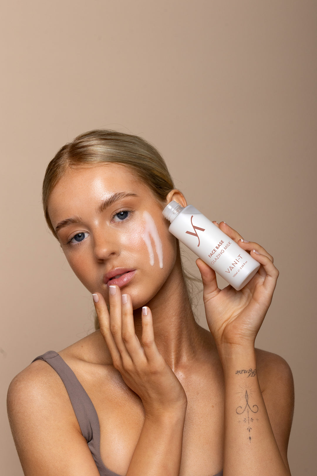 VANI-T FACE BASE GLAZING MILK 100ML